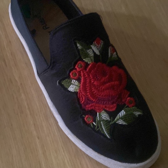 Dirty Laundry Shoes - Dirty Laundry Floral Sneakers